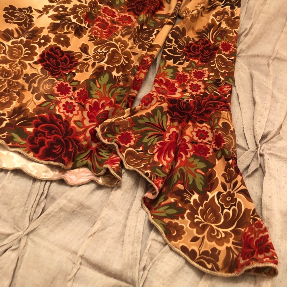 Trendy Top - Picture 2 of 4